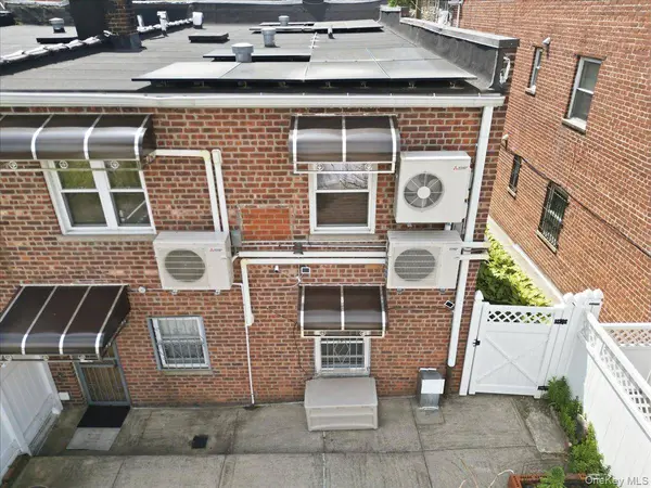 2752 Fish AVE, Bronx, NY 10469