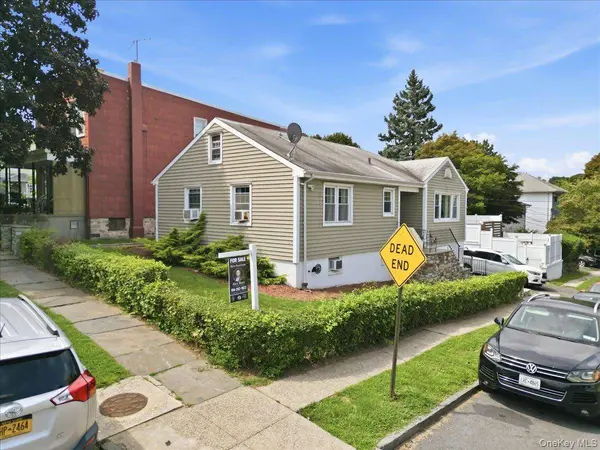 25 Coolidge AVE