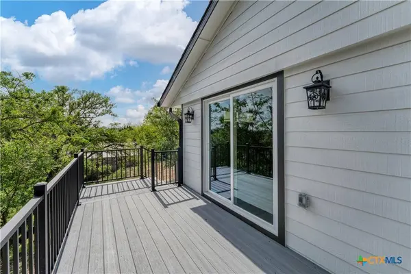 594 E South ST, New Braunfels, TX 78130