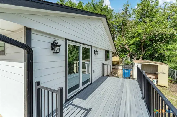 594 E South ST, New Braunfels, TX 78130
