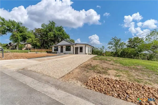 594 E South ST, New Braunfels, TX 78130