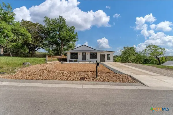 594 E South ST, New Braunfels, TX 78130