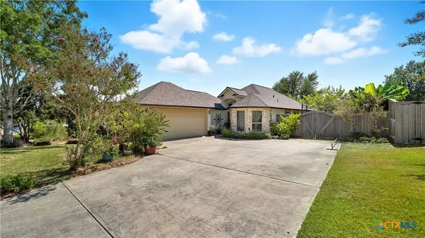 2326 N Ranch Estates BLVD, New Braunfels, TX 78130