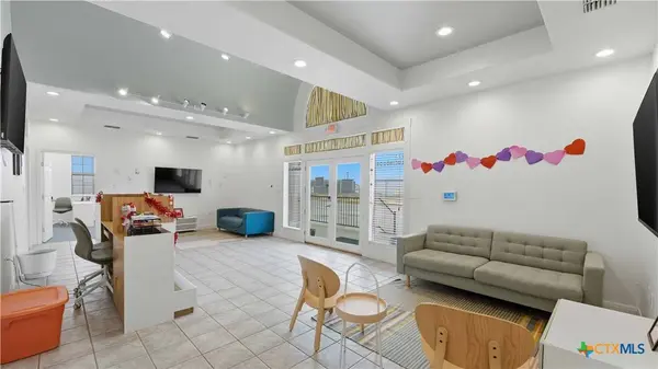 223 Lucinda DR, New Braunfels, TX 78130