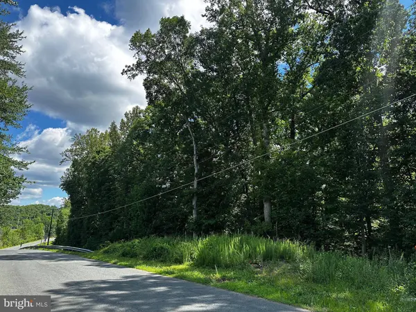 17201 INTERSTATE DR, Dumfries, VA 22026