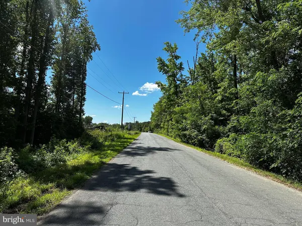 17201 INTERSTATE DR, Dumfries, VA 22026
