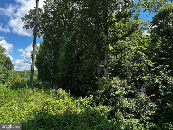 17201 INTERSTATE DR, Dumfries, VA 22026
