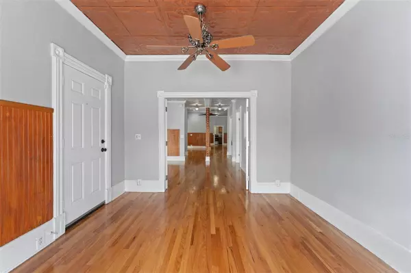 4206 NEBRASKA AVE N, Tampa, FL 33603