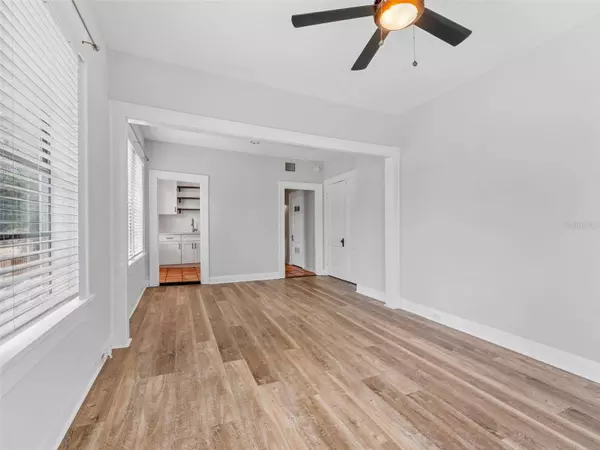 922 W WEST ST, Tampa, FL 33602