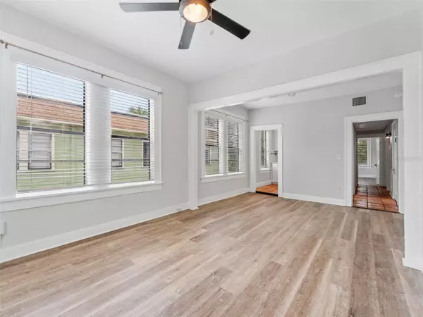 922 W WEST ST, Tampa, FL 33602