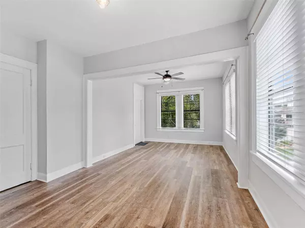 922 W WEST ST, Tampa, FL 33602