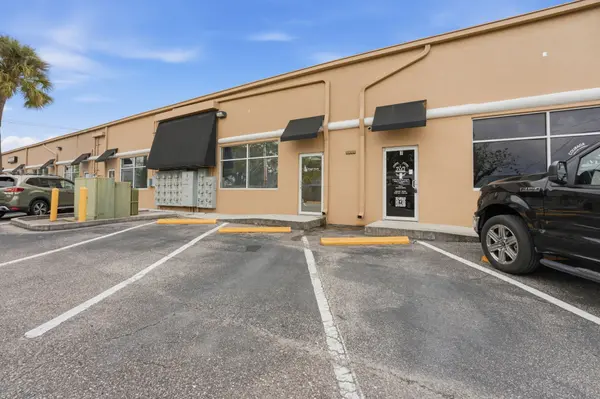 5404 Hoover Blvd #8, Tampa, FL 33634-5333
