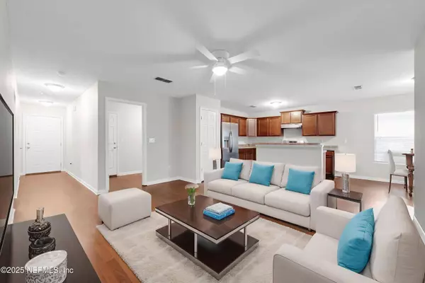 5651 VILLAGE POND CIR, Jacksonville, FL 32222