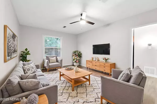 5456 TIMUQUANA RD, Jacksonville, FL 32210