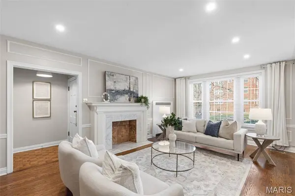 7520 Oxford DR #1E, Clayton, MO 63105