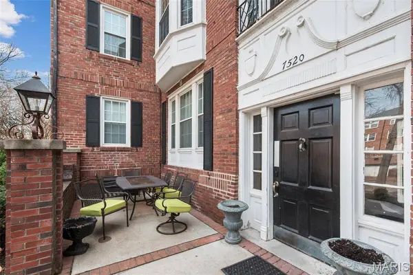 7520 Oxford DR #1E, Clayton, MO 63105