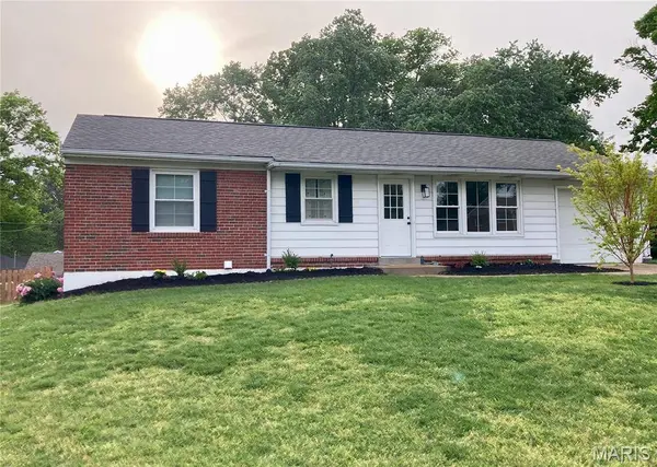 9931 Foxglove DR, St Louis, MO 63123