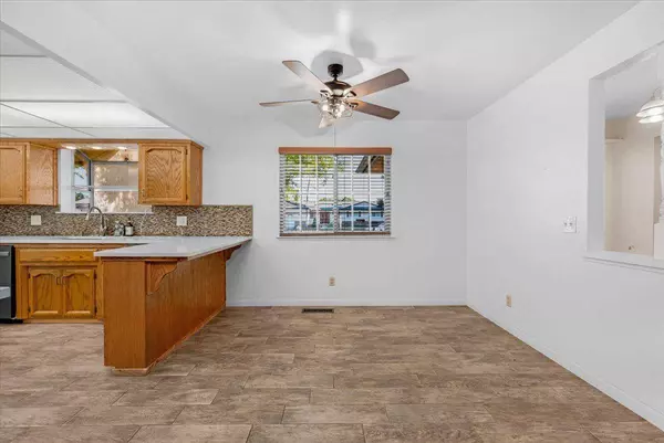 1649 W Menlo, Fresno, CA 93711