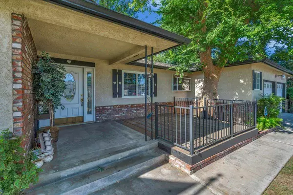 1649 W Menlo, Fresno, CA 93711