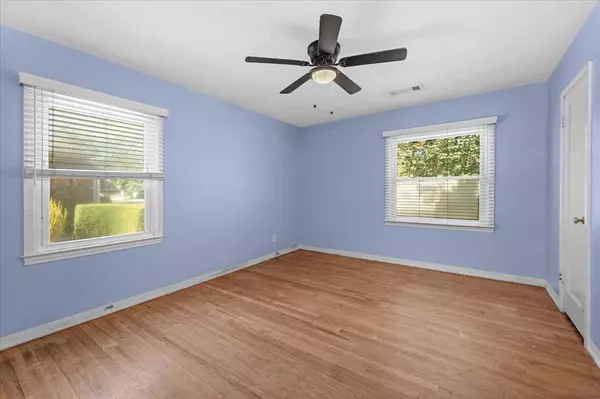 2835 N Vagedes AVE, Fresno, CA 93705