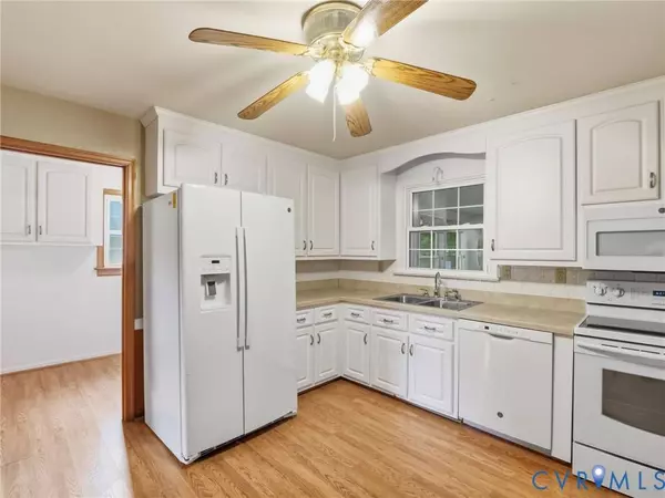 2308 Grassy Knoll LN, North Chesterfield, VA 23236