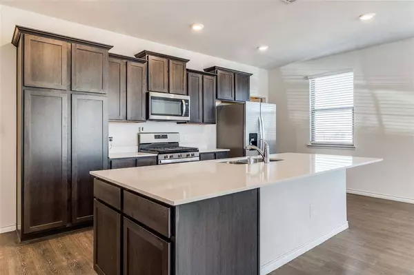 2017 Crooked Bow Drive, Mesquite, TX 75149