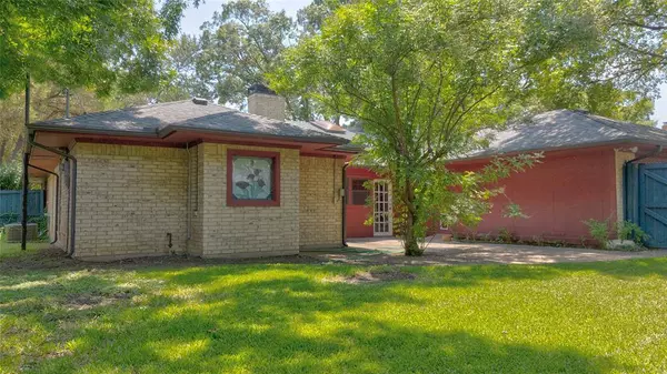 339 Hummingbird Lane, Duncanville, TX 75137
