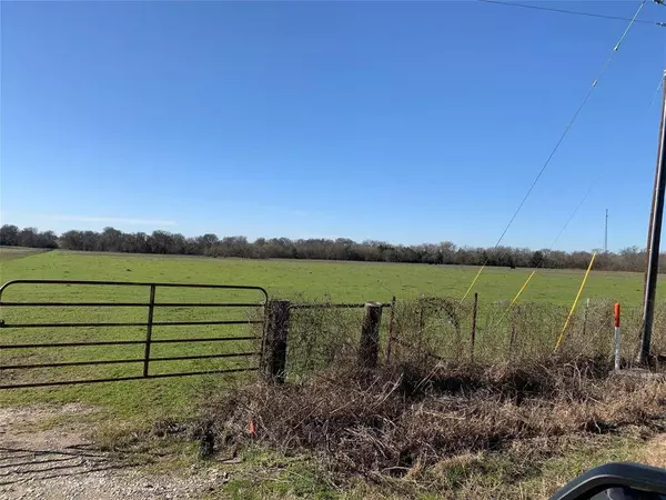 1567 Fm 1567, Lone Oak, TX 75453