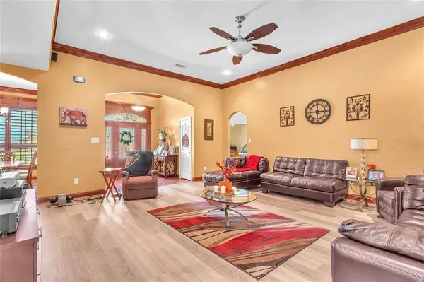 1921 Willow Bend Drive, Oak Leaf, TX 75154