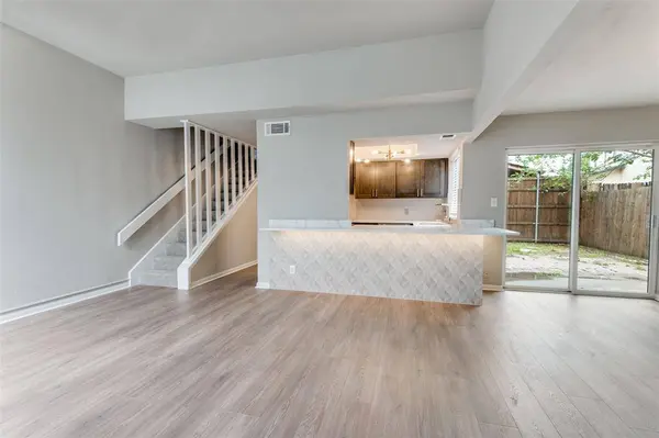 2636 Nina Circle, Grand Prairie, TX 75052