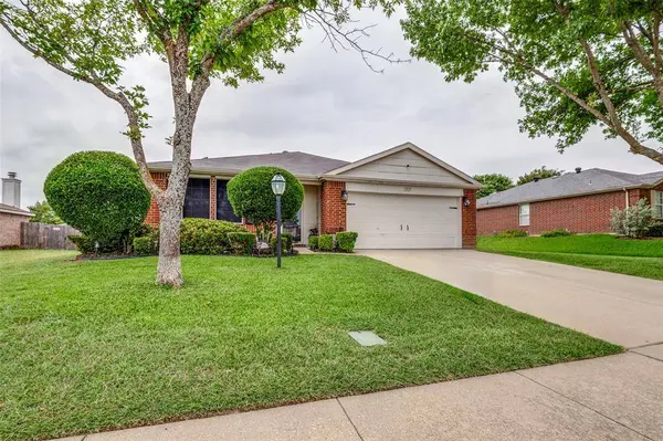 1717 Berkeley Drive, Glenn Heights, TX 75154