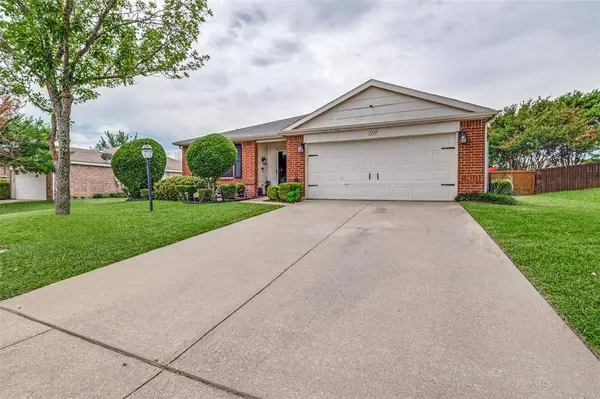 1717 Berkeley Drive, Glenn Heights, TX 75154