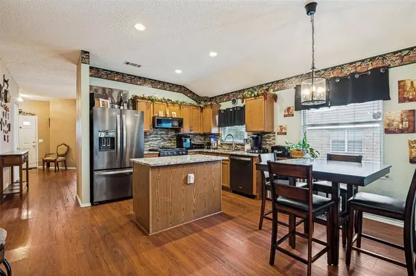 1717 Berkeley Drive, Glenn Heights, TX 75154