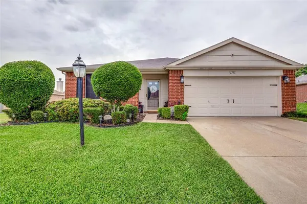 1717 Berkeley Drive, Glenn Heights, TX 75154