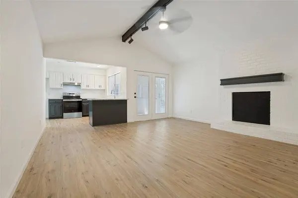 502 Brian Drive, Grand Prairie, TX 75052