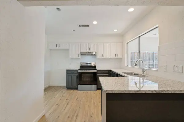 502 Brian Drive, Grand Prairie, TX 75052