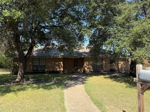 1129 Evergreen Circle, Desoto, TX 75115