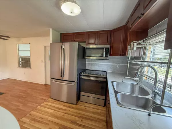 9113 SUNSHINE BLVD, New Port Richey, FL 34654