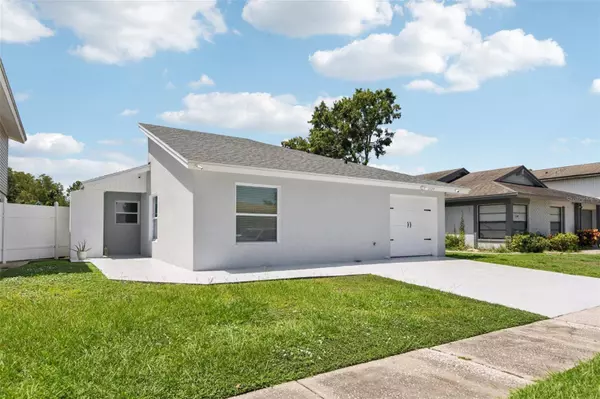 10329 DELMAR CIR, Tampa, FL 33624