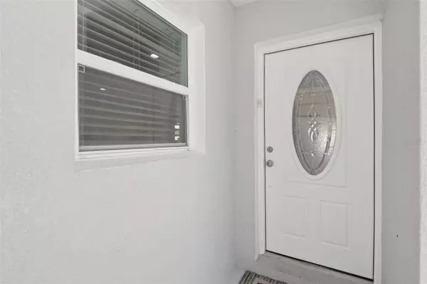 10329 DELMAR CIR, Tampa, FL 33624