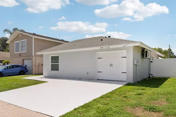 10329 DELMAR CIR, Tampa, FL 33624