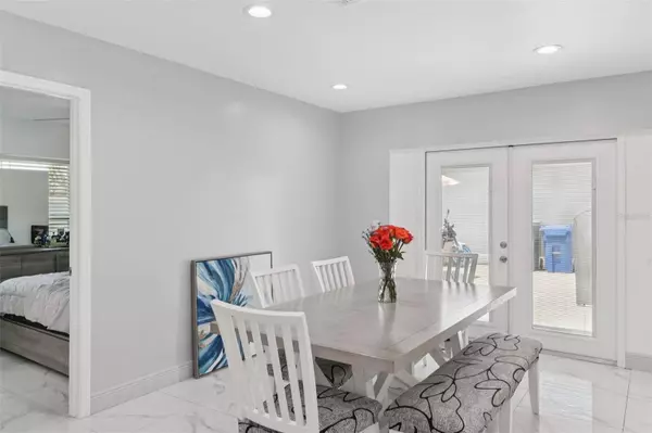 10329 DELMAR CIR, Tampa, FL 33624