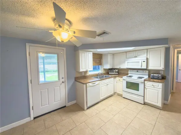 2033 ESSEX DR, Holiday, FL 34691