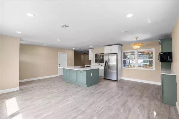 5901 DENVER ST NE, St Petersburg, FL 33703