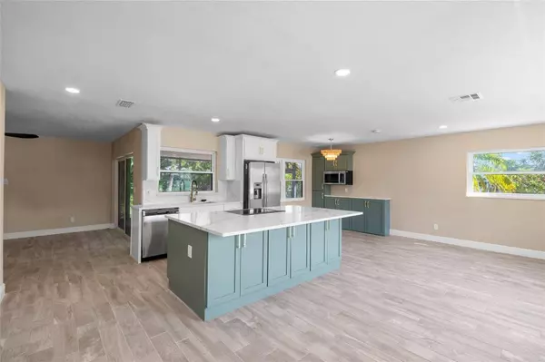 5901 DENVER ST NE, St Petersburg, FL 33703