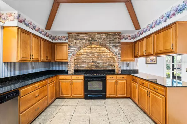 4407 MEADOW WOOD WAY, Tampa, FL 33618