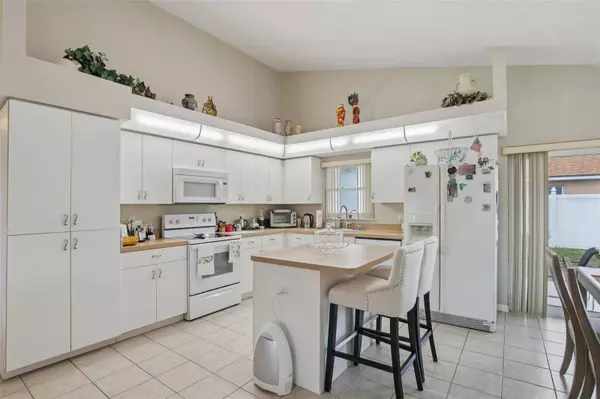 8207 NATIONAL DR, Port Richey, FL 34668