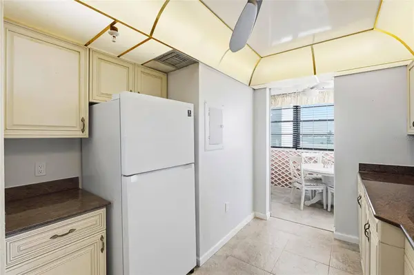 15462 GULF BLVD #601, Madeira Beach, FL 33708