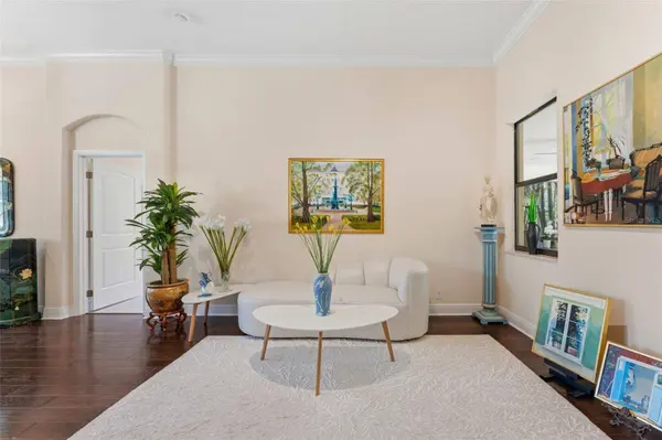 10220 BLOSSOM TRL, Seminole, FL 33772