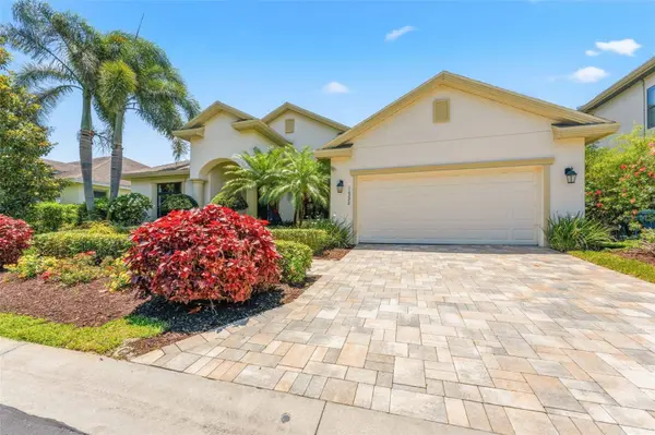 10220 BLOSSOM TRL, Seminole, FL 33772